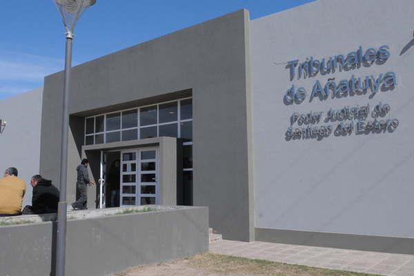 Ordenan detener a un empleado judicial 