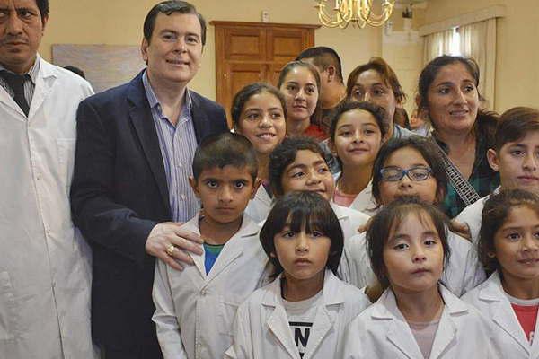 Alumnos de escuelas de los departamentos Pellegrini y Taboada visitaron al gobernador
