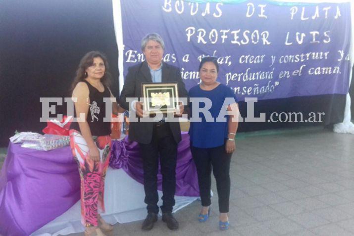Reconocieron al profesor Luis Quiroga por su dilatada trayectoria
