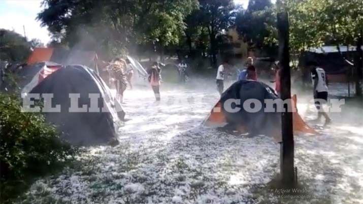 Alumnos loretanos soportaron un terrible granizo en Guayamba