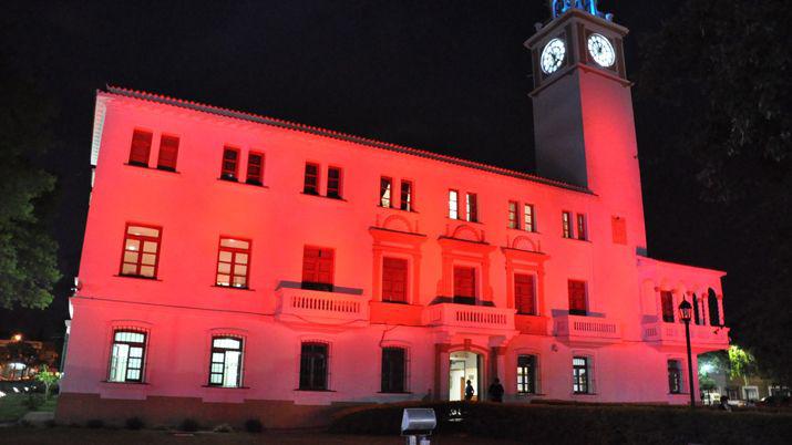 Casa de Gobierno se iluminoacute en adhesioacuten al Diacutea Mundial de Lucha contra el VIHSida
