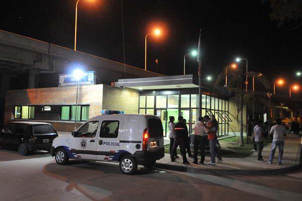 Intentaron pasar bagullos de droga en una pizza para un preso