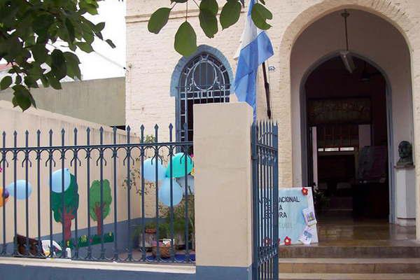 La Biblioteca Popular Agustiacuten Aacutelvarez lanzoacute una campantildea solidaria