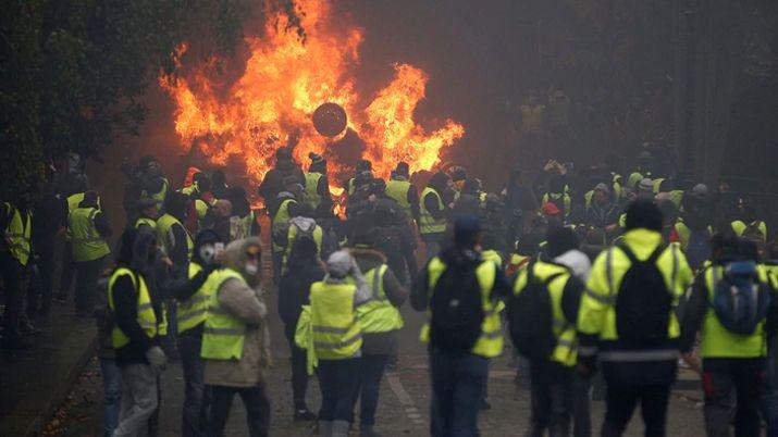 Francia- nueva protesta de los chalecos amarillos con maacutes de 100 detenidos