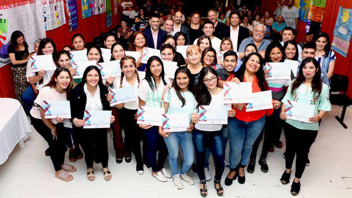 La Extensioacuten de la UNSE entregoacute certificados a los nuevos auxiliares de farmacia