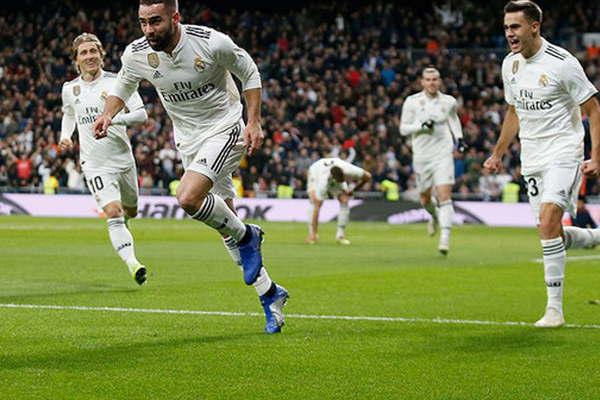 Real Madrid ganoacute pero sigue lejos de la lucha