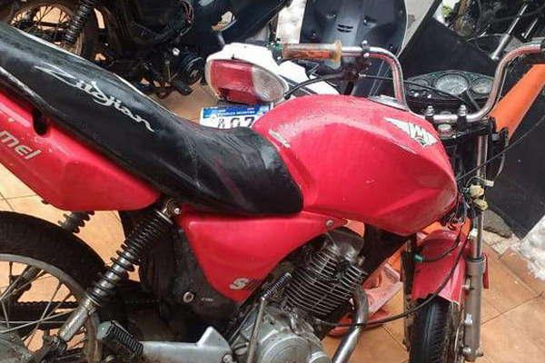 Recuperaron una moto robada y aprehendieron a los ladrones