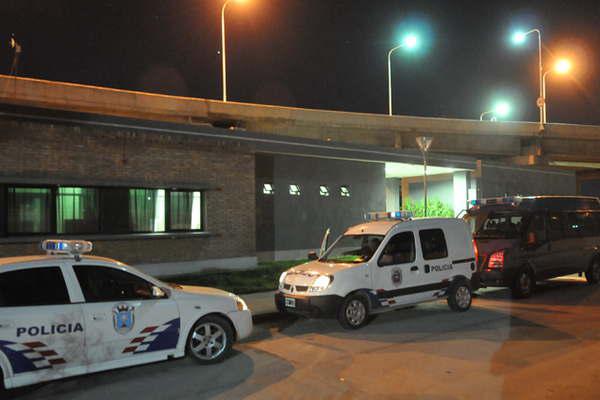 Apresan a tres sospechosos por el robo de 250 mil de un depoacutesito