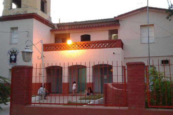 Denuncioacute que su hija adolescente fue amenazada de muerte por su novio