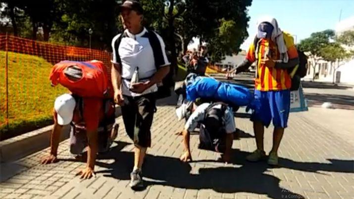Conmovedor video de promesantes de rodillas ante la Virgen del Valle