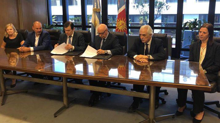 Zamora firmó convenios con el Consejo Federal de Inversiones