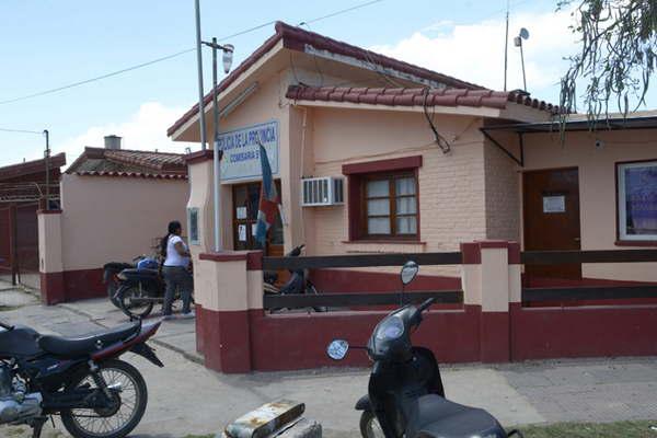 Motochorros amenazaron a un estudiante para quitarle su celular