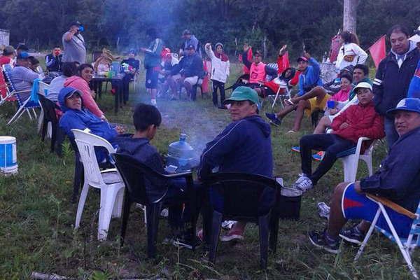 Pese al cansancio los peregrinos se acercan a la Virgen del Valle
