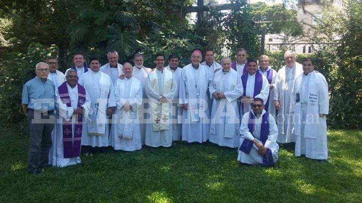 Los sacerdotes de la Diócesis de Añatuya viajaron a Tucum�n para visitar al obispo