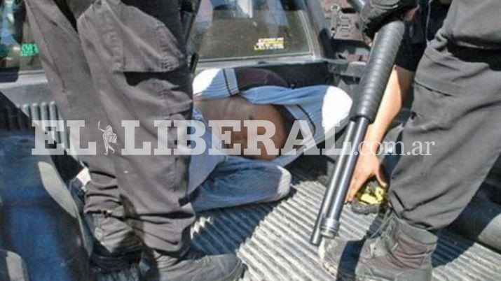 Los detenidos fueron localizados por la policía en el Puente Carretero