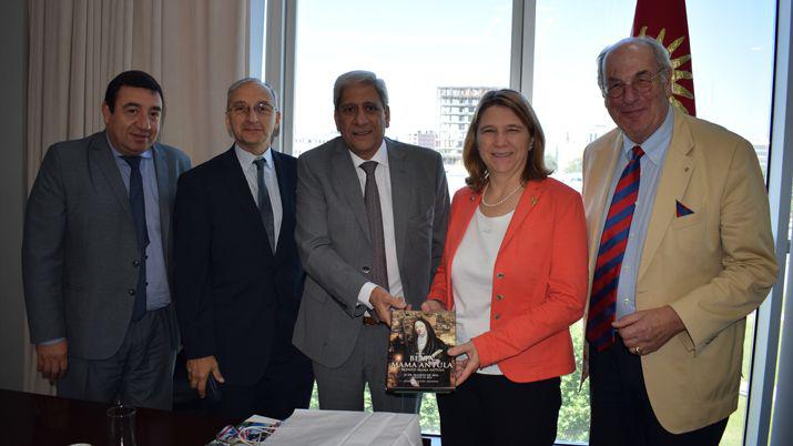 Kerstin von der Decken fue recibida por el vicegobernador José Emilio Neder