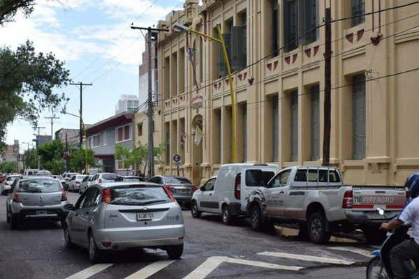 Refuerzan la sentildealizacioacuten vial en distintas calles de la ciudad capital