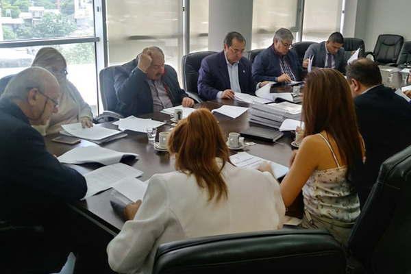 Diputados recibiraacuten al equipo econoacutemico