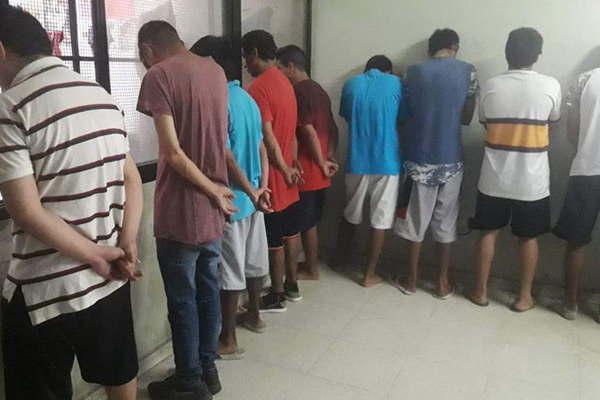 Catorce presos toman la Comisariacutea 5ordf se apoderan de armas dantildean vehiacuteculos y retienen a 3 policiacuteas