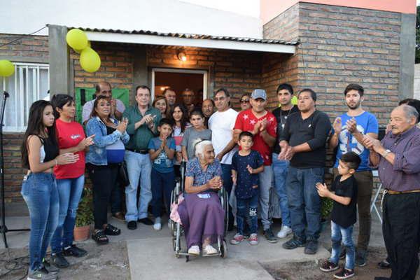 Continuacutea la entrega de viviendas sociales en Villa Ojo de Agua