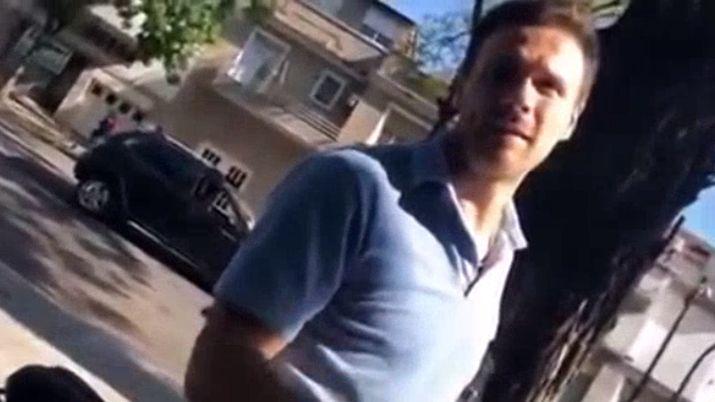 VIDEO  La acosoacute y ella lo escrachoacute- Con ese shorcito provocaacutes demasiado