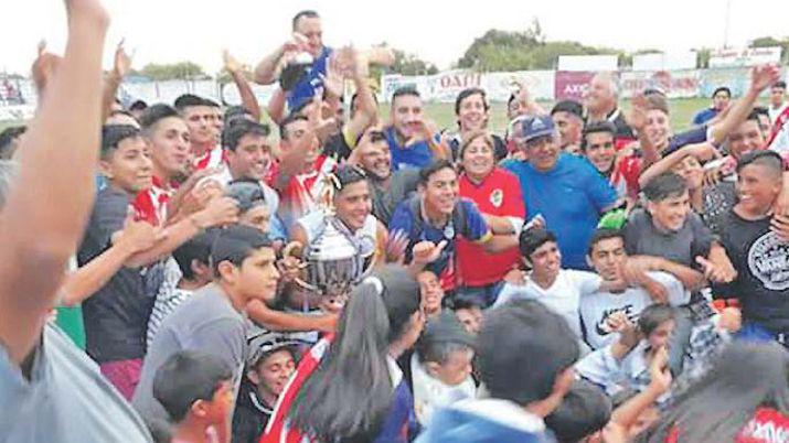 Los Dorados se impuso en los penales y se consagroacute bicampeoacuten