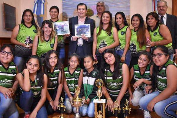 Xport Hockey fue recibido por el gobernador Gerardo Zamora