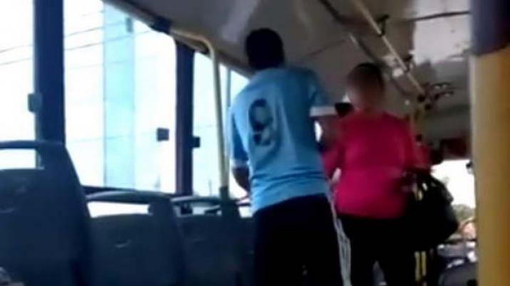Condenaron al depravado que mostroacute sus genitales en el colectivo