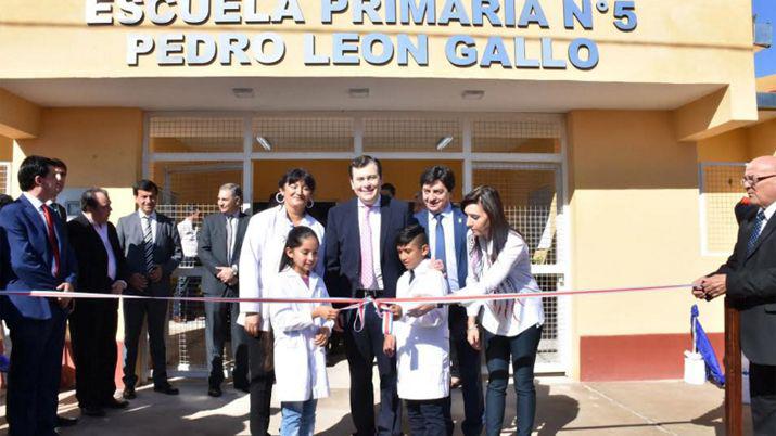 Durante su discurso el gobernador saludó a la comunidad educativa por las fiestas de fin de año que se avecinan