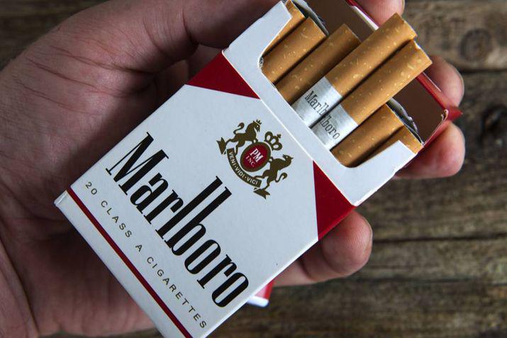 La empresa que fabrica los cigarrillos Marlboro adquirió el 45-en-porciento- de la empresa de Toronto que se dedica a la marihuana medicinal y recreativa