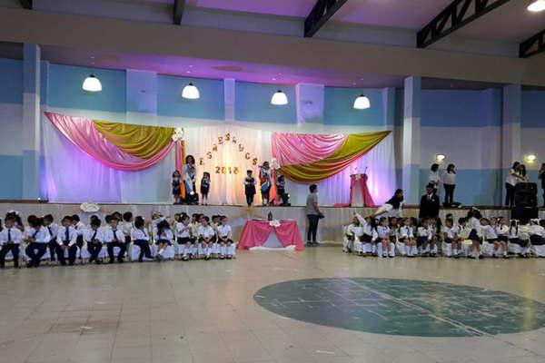 El jardiacuten de la Escuela Normal de La Banda cerroacute el ciclo festejando los 70 antildeos de su creacioacuten oficial