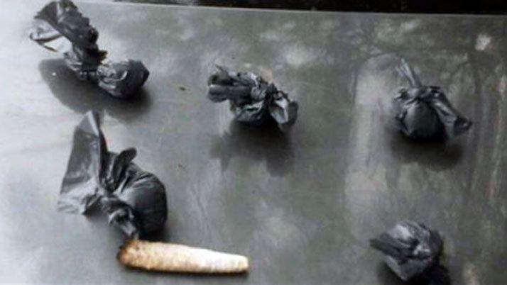 Escondió la droga en la comida de su hermano