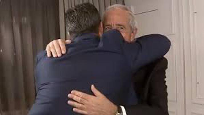 VIDEO El caacutelido abrazo de Angelici y DOnofrio en la previa