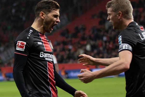 Lucas Alario entroacute y le dio el triunfo al Bayer Leverkusen
