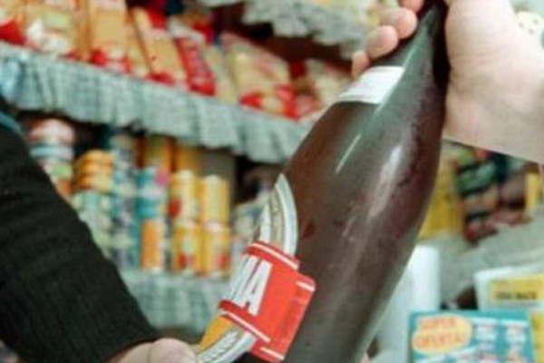 Clausuraron un maxiquiosco por vender alcohol a menores de edad