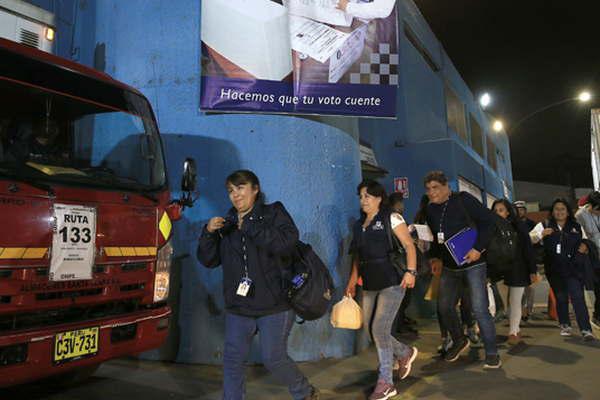 Peruacute va a referendo por reforma poliacutetica