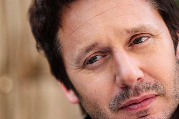 Vicuntildea conquista Espantildea con Vis a Vis 