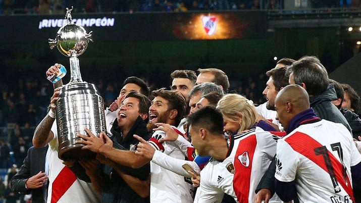 DESCARGA Poneacute una foto del River campeoacuten como fondo de pantalla