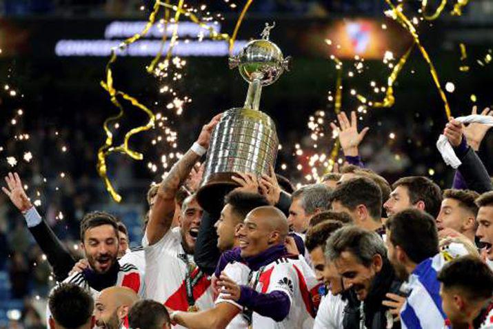 El conjunto de River Plate festejó con abrazos y al ritmo de cumbias hasta este lunes a la mañana