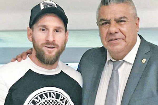 Chiqui Tapia se reunioacute con Messi y Scaloni 