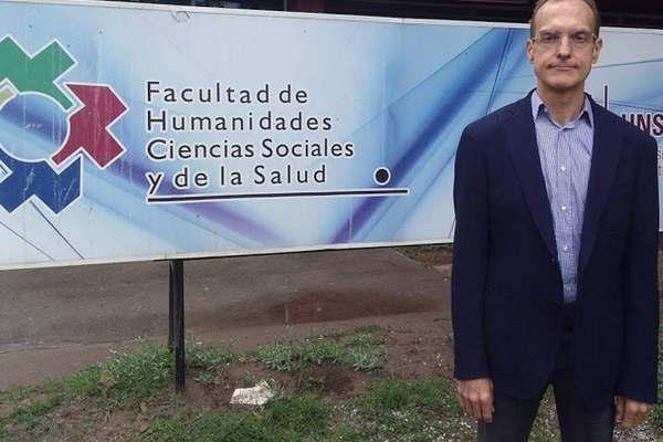 Referente de Meacutetodo Ireca en Meacutexico visitoacute la Facultad de Humanidades