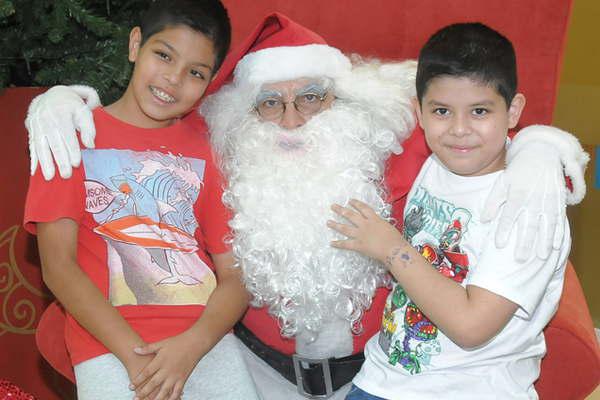 Papaacute Noel recibiraacute a los chicos en  el Centro Cultural del Bicentenario 