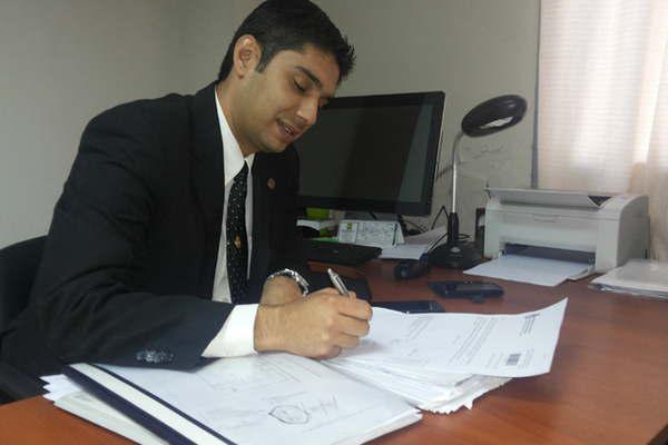 Entran a taller mecaacutenico y roban 300000 entre bienes y dinero