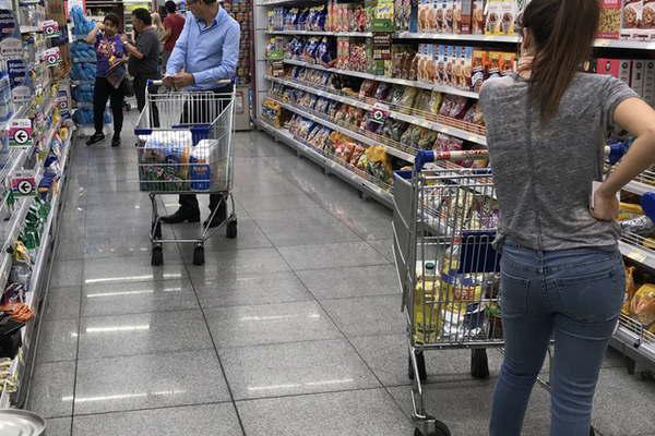 Para Sandleris- Todaviacutea estamos atravesando meses muy difiacuteciles