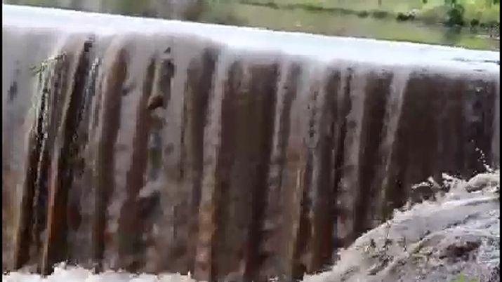 Video- cayeron 89 miliacutemetros y asiacute quedoacute el dique de Sumampa Viejo