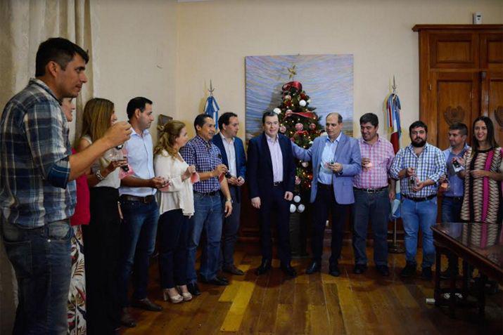 Las llaves fueron entregadas a distintos funcionarios en el Salón de Acuerdos de la Casa de Gobierno