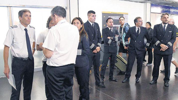Los pilotos acataraacuten la conciliacioacuten obligatoria y no habraacute paro