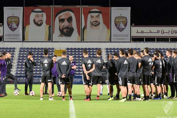 Su primer diacutea de trabajo en Abu Dhabi