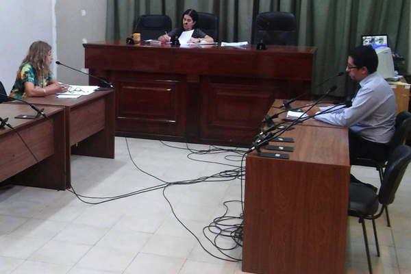 Motochorros continuaraacuten detenidos por un violento arrebato a una mujer 