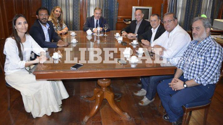 El jefe de Gabinete de Ministros Elías Surez transmitió el saludo a los visitantes del gobernador de Santiago del Estero Dr Gerardo Morales